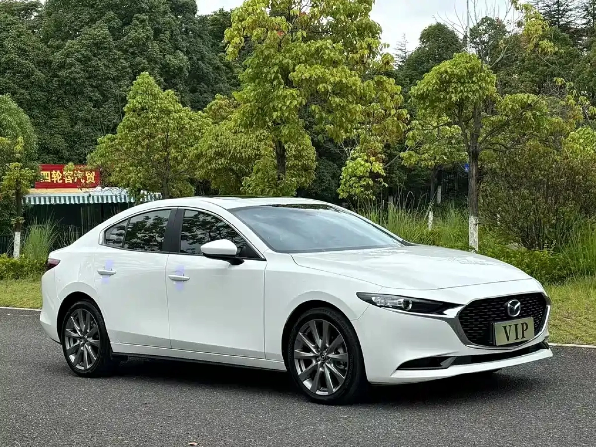 MAZDA 3 AXELA