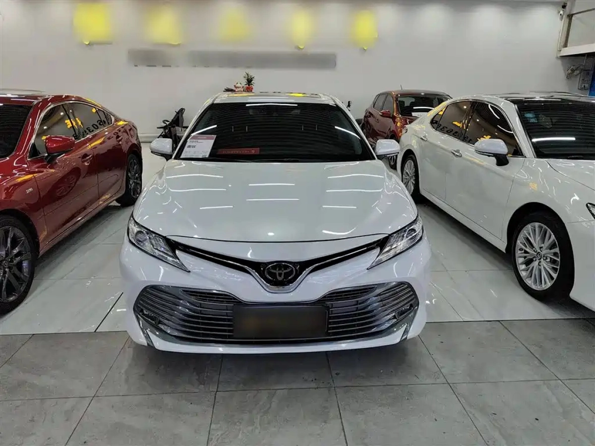 TOYOTA CAMRY