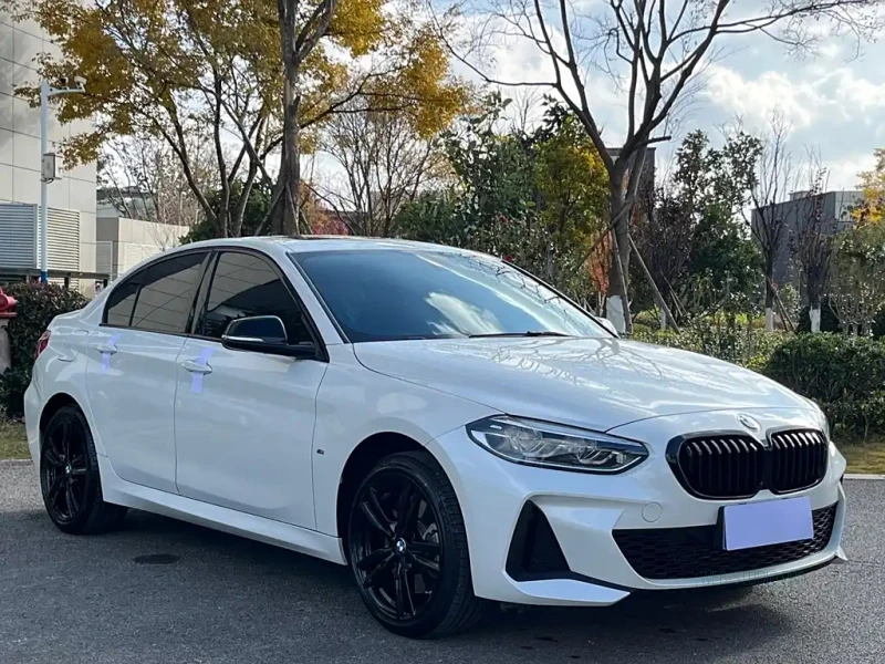 BMW 1-SERIES