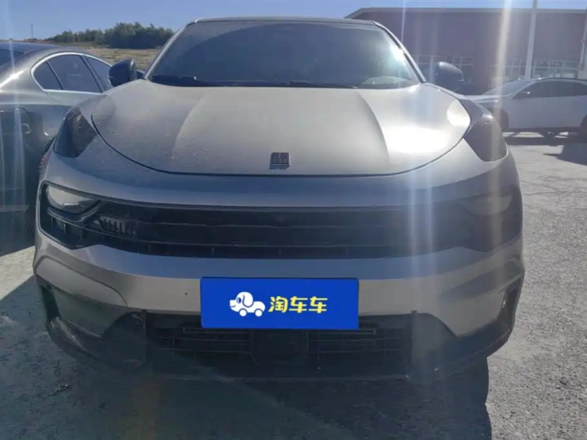 LYNK&CO 05