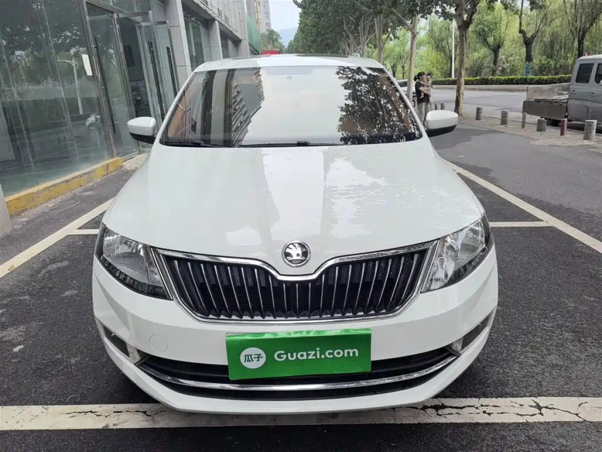 SKODA RAPID
