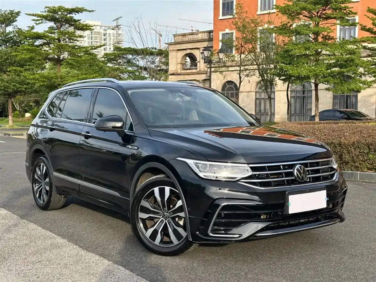 VOLKSWAGEN TIGUAN L