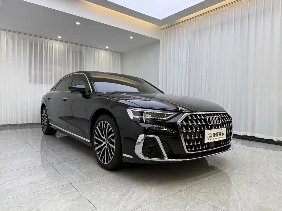 AUDI A8