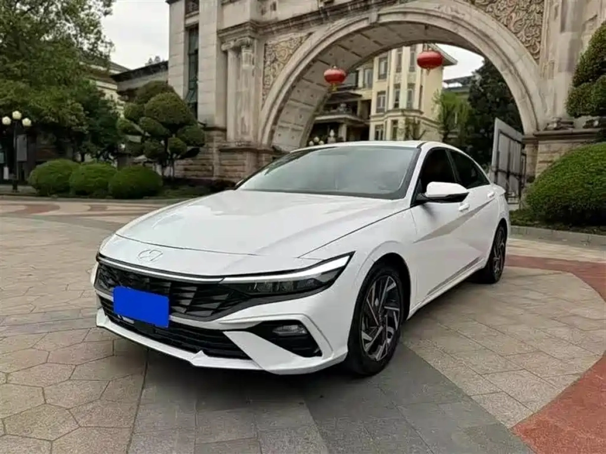 HYUNDAI ELANTRA