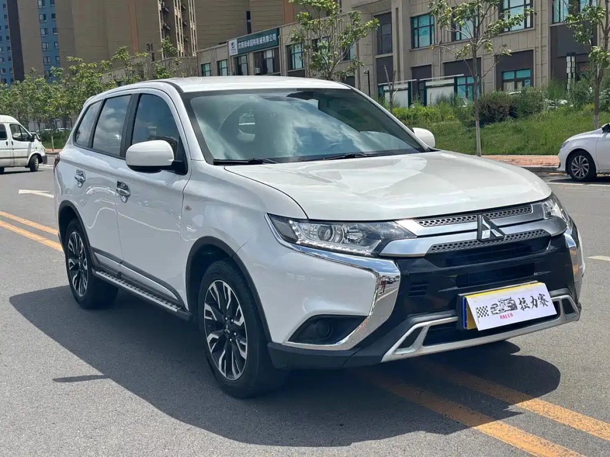 MITSUBISHI OUTLANDER