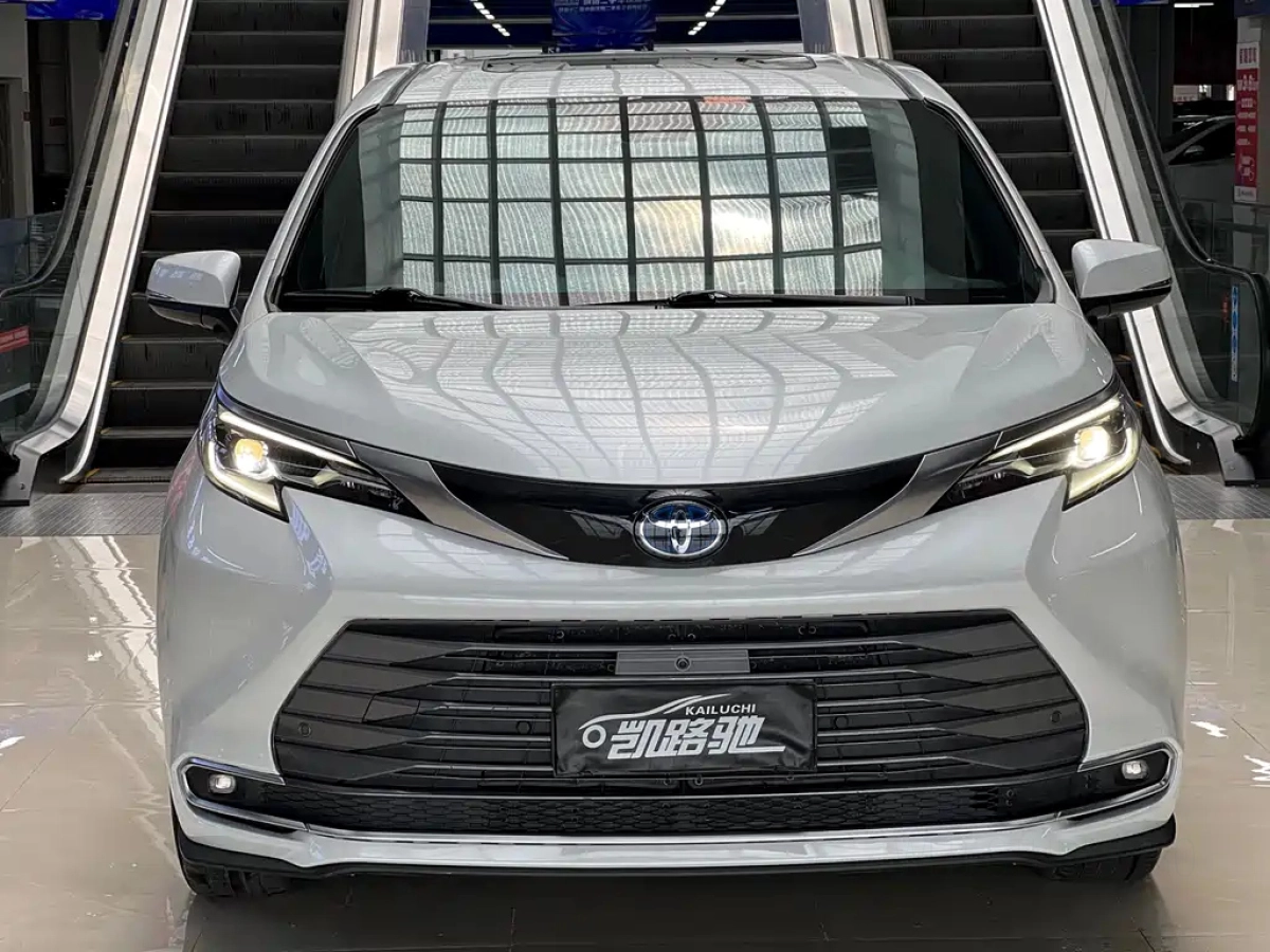 TOYOTA SIENNA SIENNA