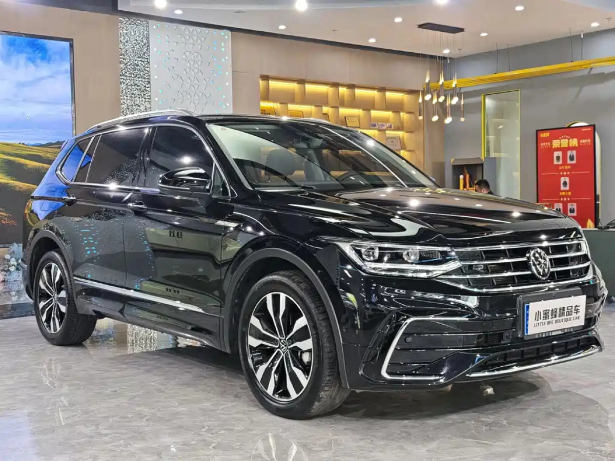 VOLKSWAGEN TIGUAN L