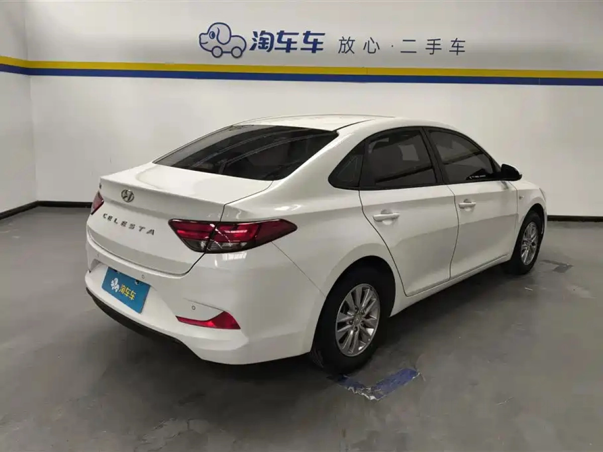HYUNDAI CELESTA