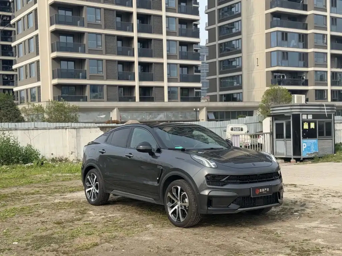 LYNK&CO 05