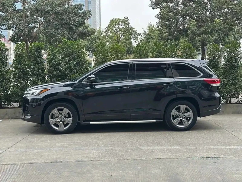 TOYOTA HIGHLANDER