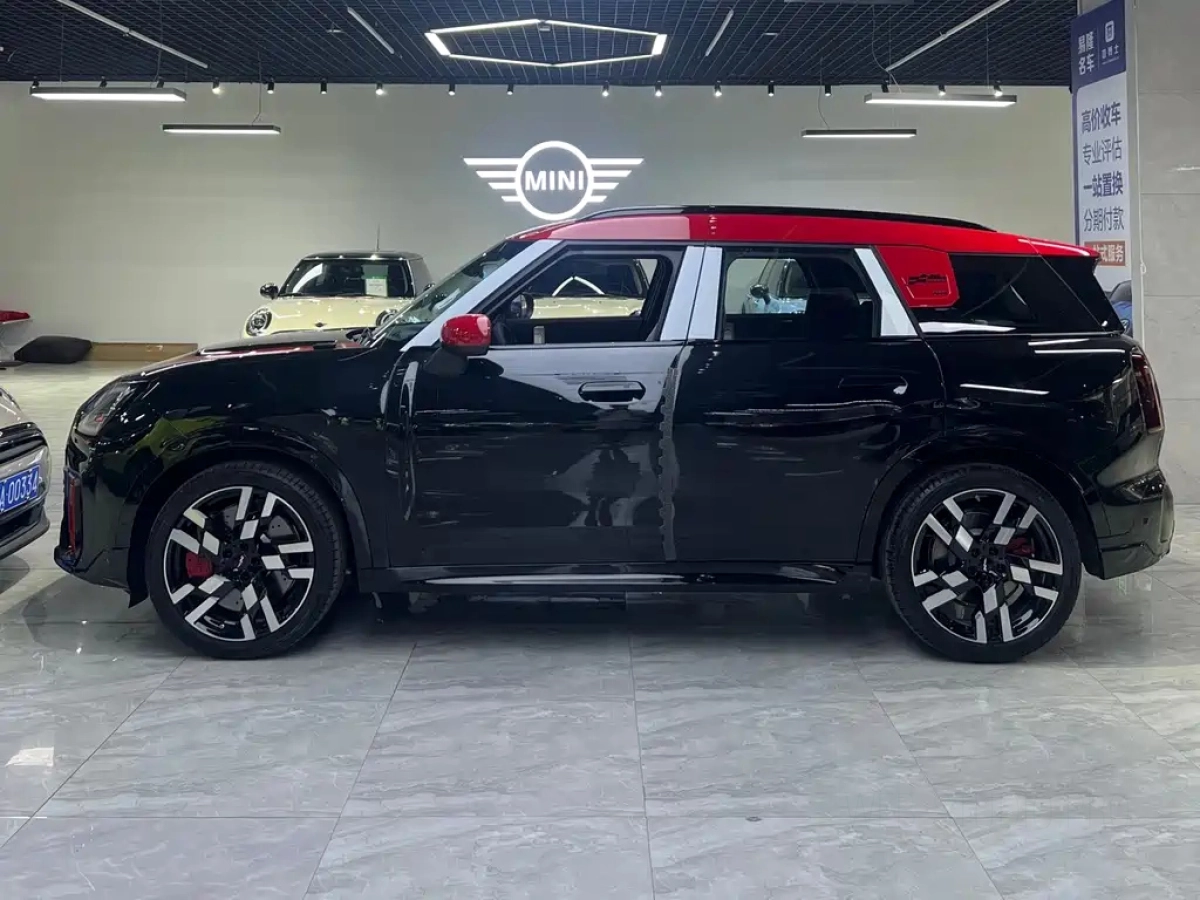 MINI JCW COUNTRYMAN