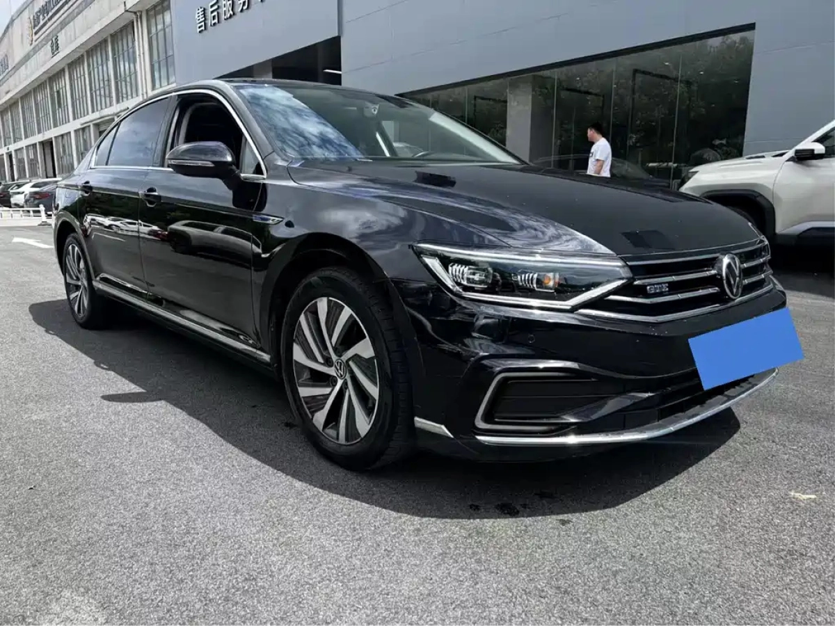 VOLKSWAGEN MAGOTAN GTE PLUG IN HYBRID