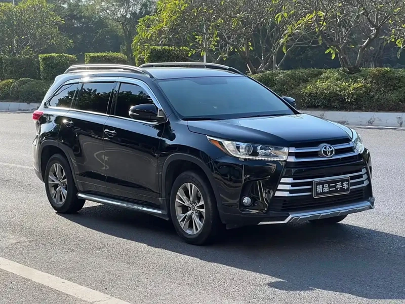 TOYOTA HIGHLANDER