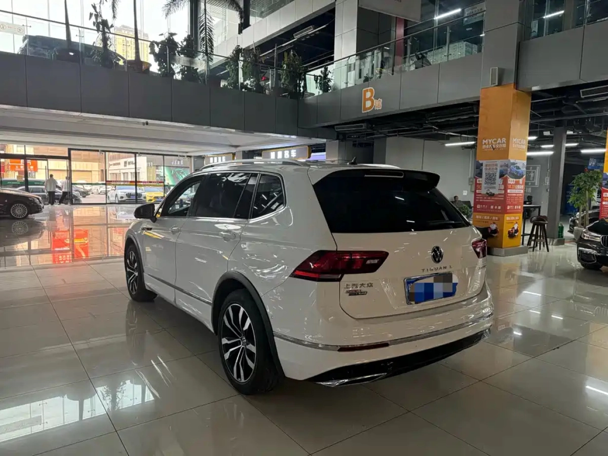 VOLKSWAGEN TIGUAN L