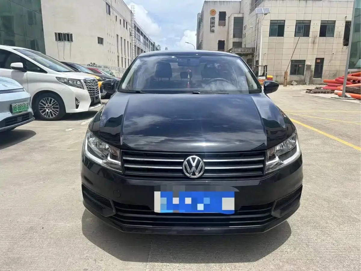 VOLKSWAGEN SANTANA