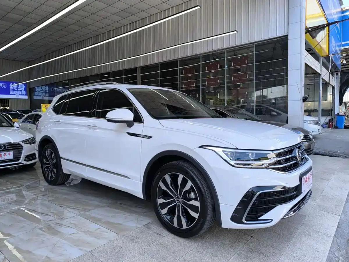 VOLKSWAGEN TIGUAN L
