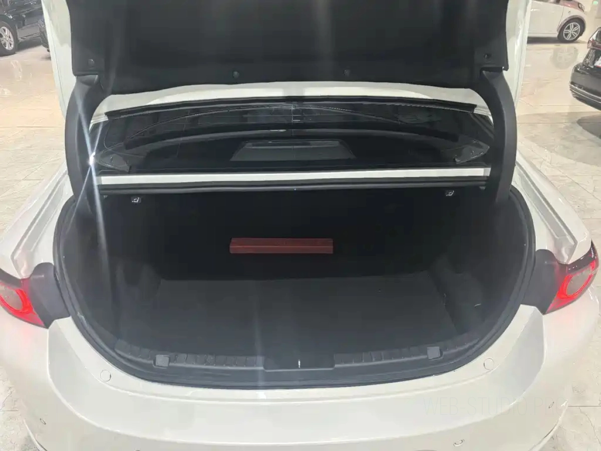 MAZDA 3 AXELA
