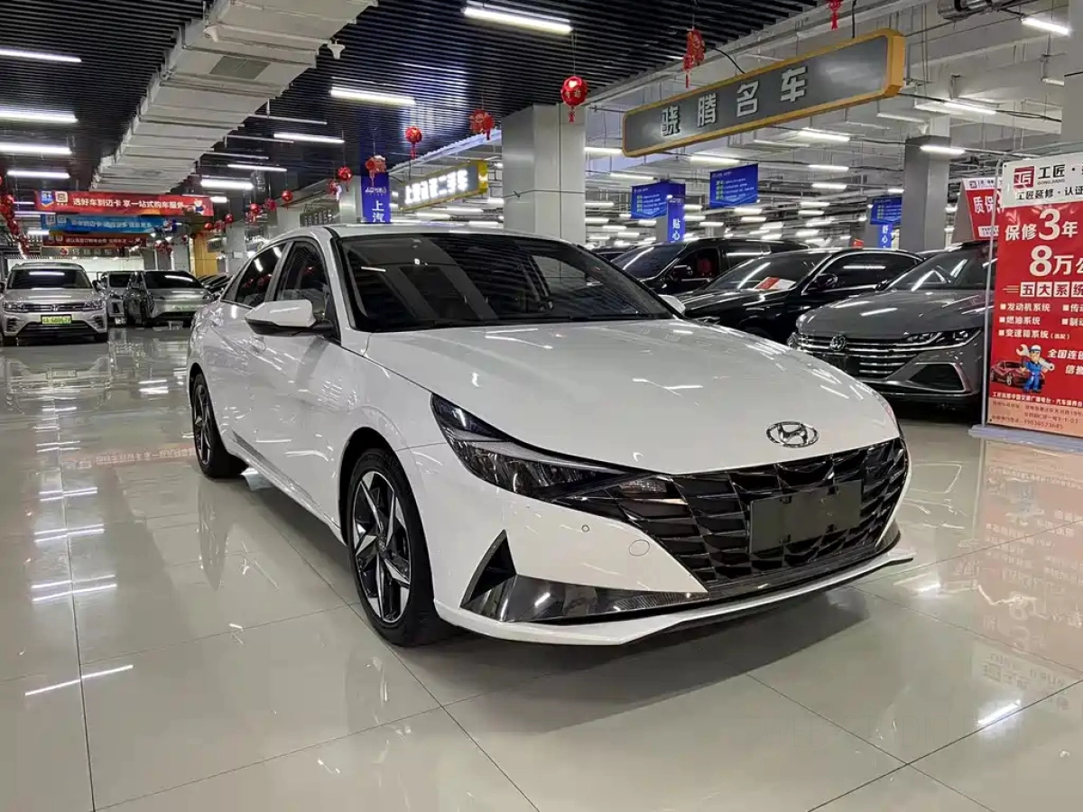 HYUNDAI ELANTRA