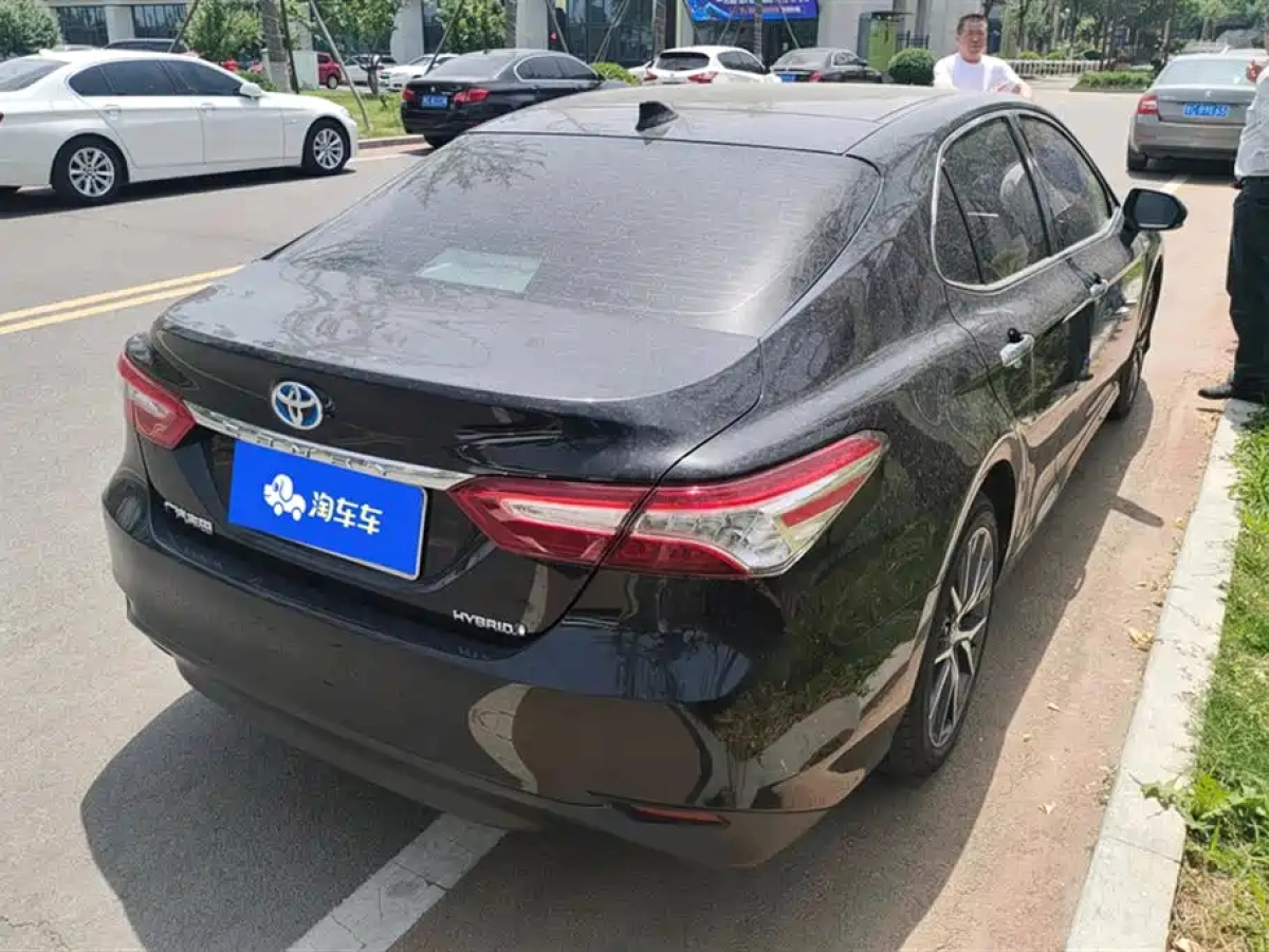 TOYOTA CAMRY