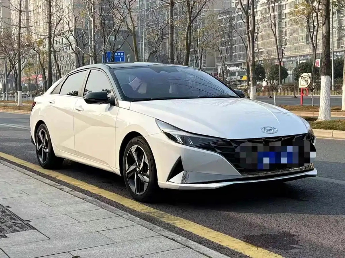 HYUNDAI ELANTRA
