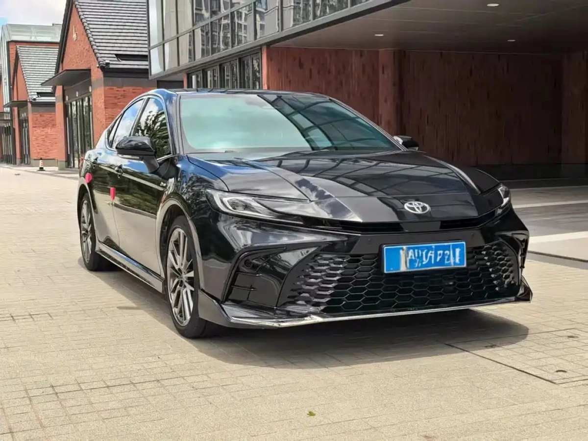 TOYOTA CAMRY