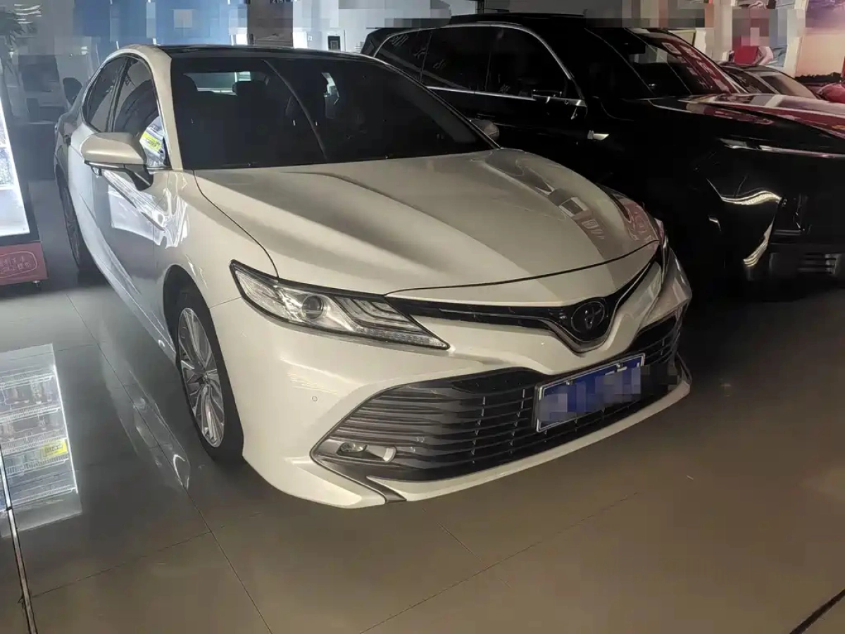 TOYOTA CAMRY