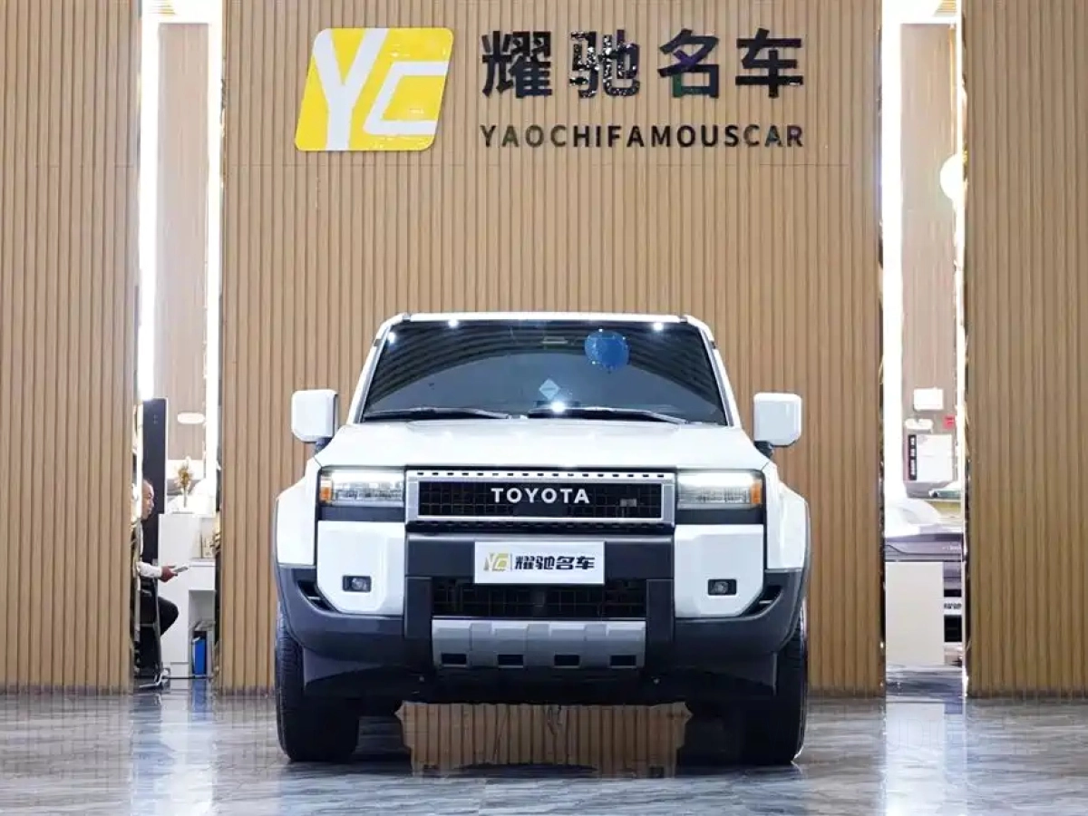 TOYOTA PRADO