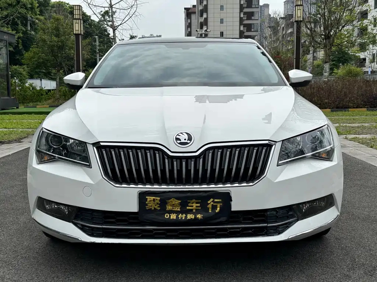 SKODA SUPERB