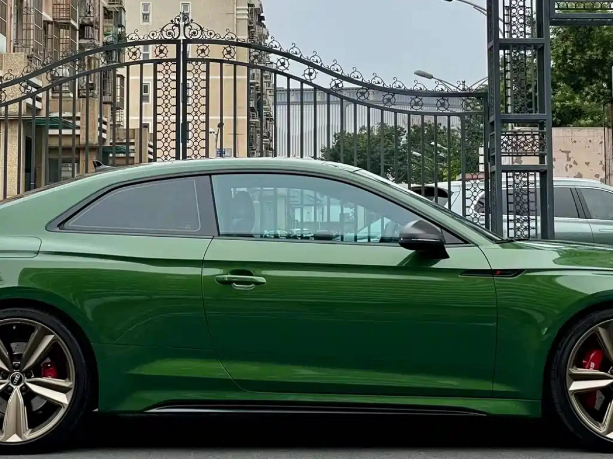 AUDI RS 5