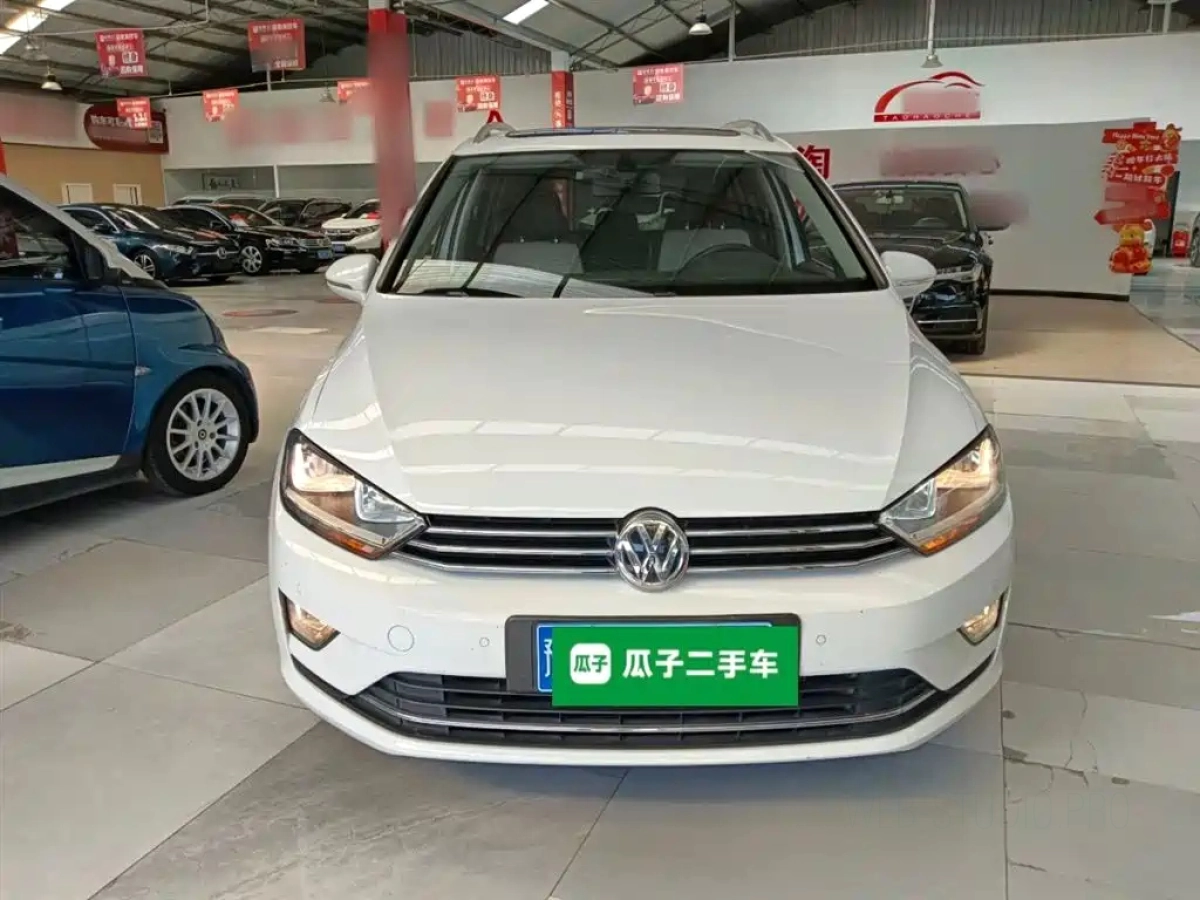 VOLKSWAGEN GOLF . SPORTSVAN
