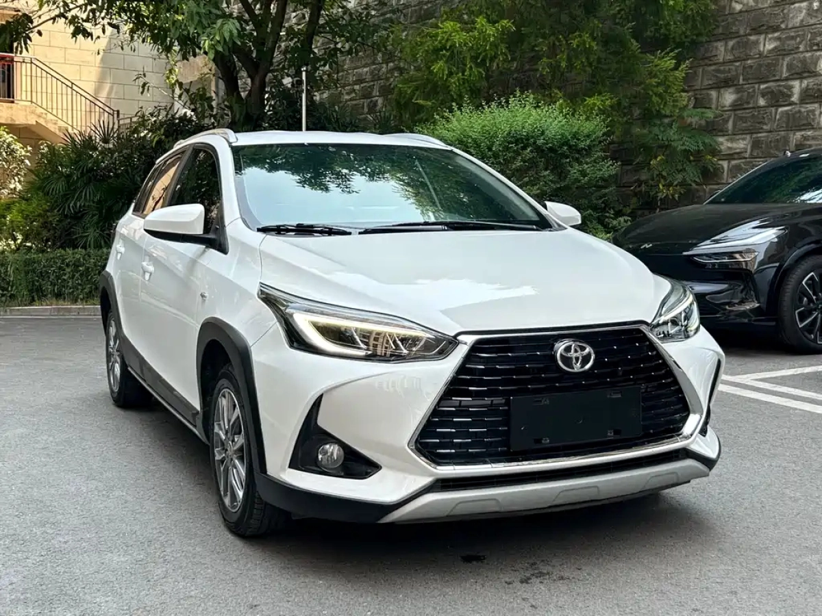 TOYOTA YARIS L DAZZLING