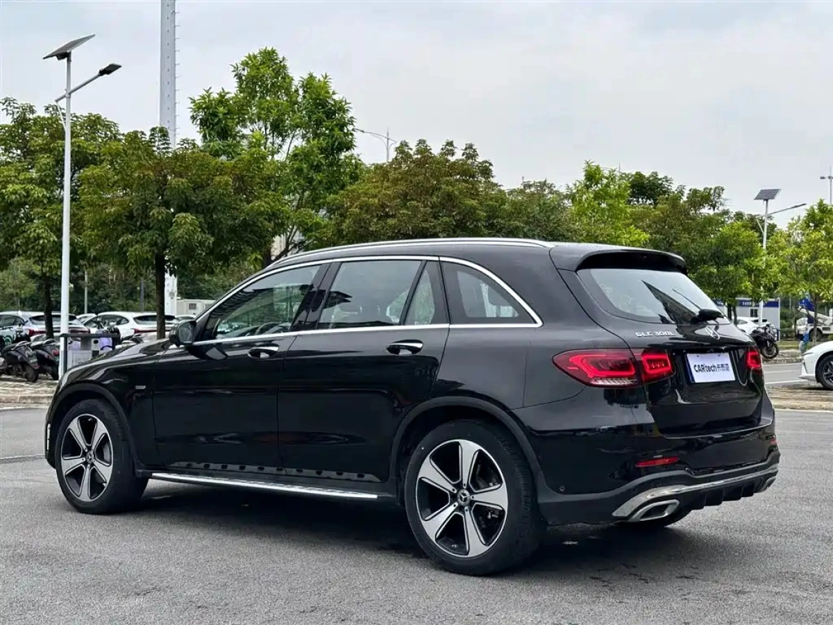 MERCEDES BENZ GLC
