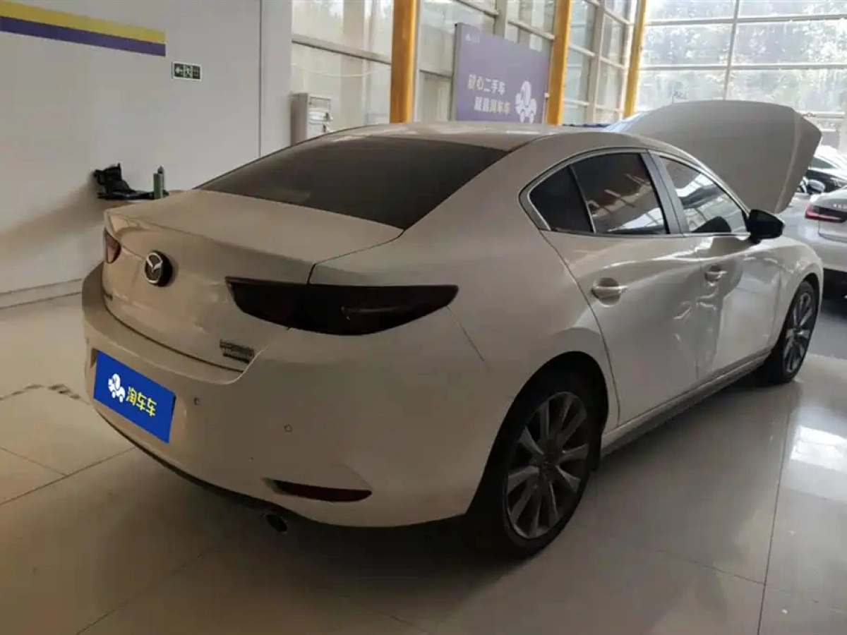 MAZDA 3 AXELA