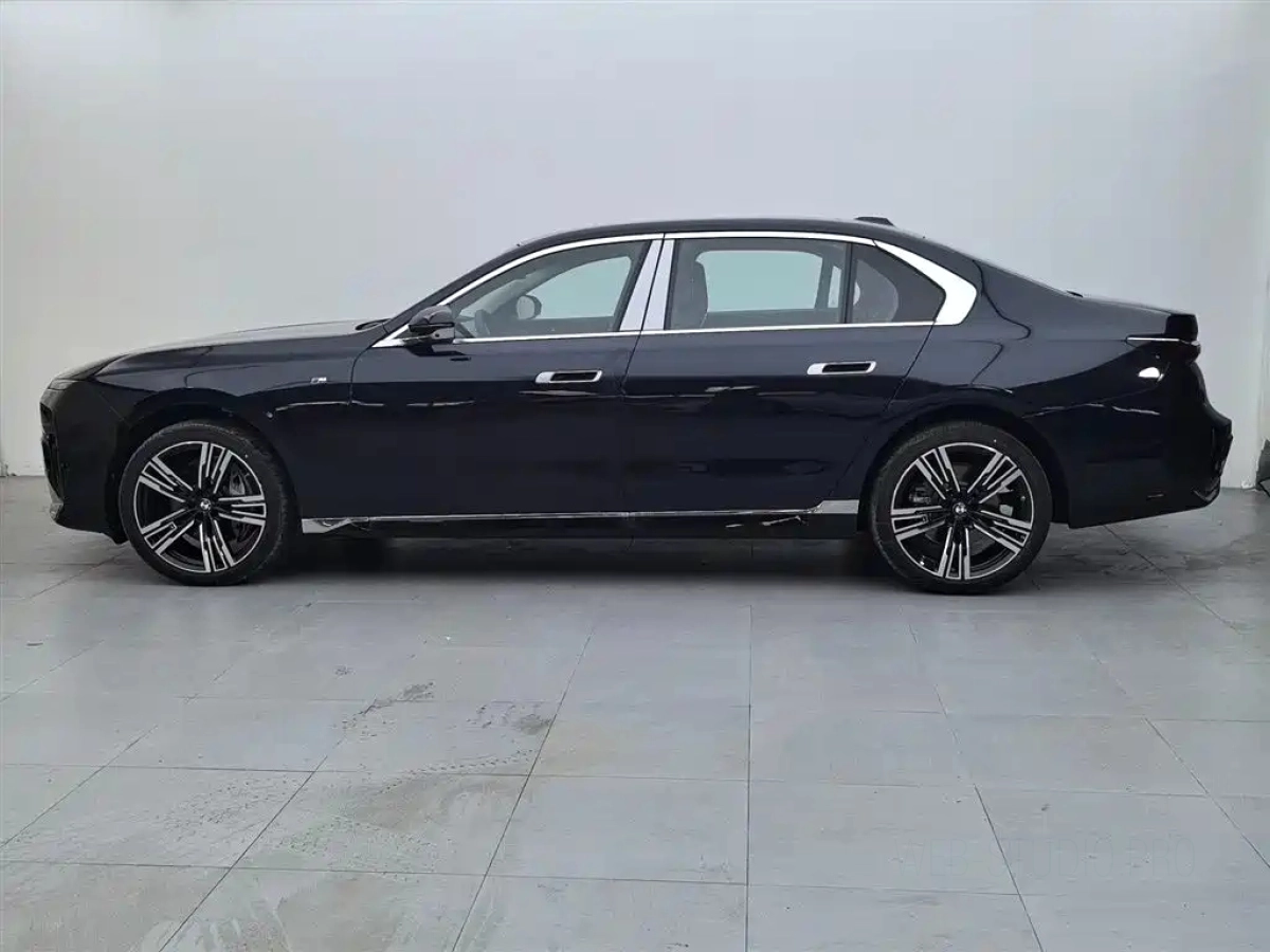 BMW 7-SERIES