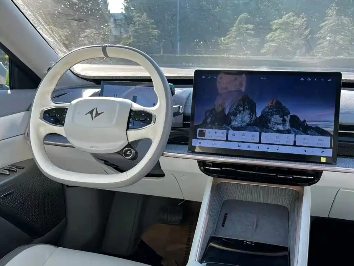 DONGFENG E007