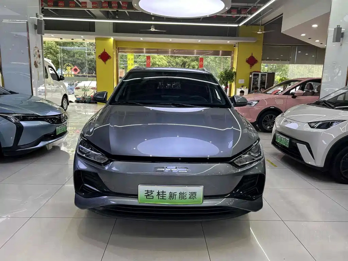 BYD E2