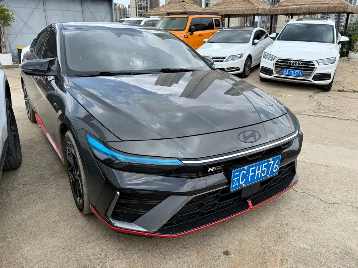 HYUNDAI ELANTRA