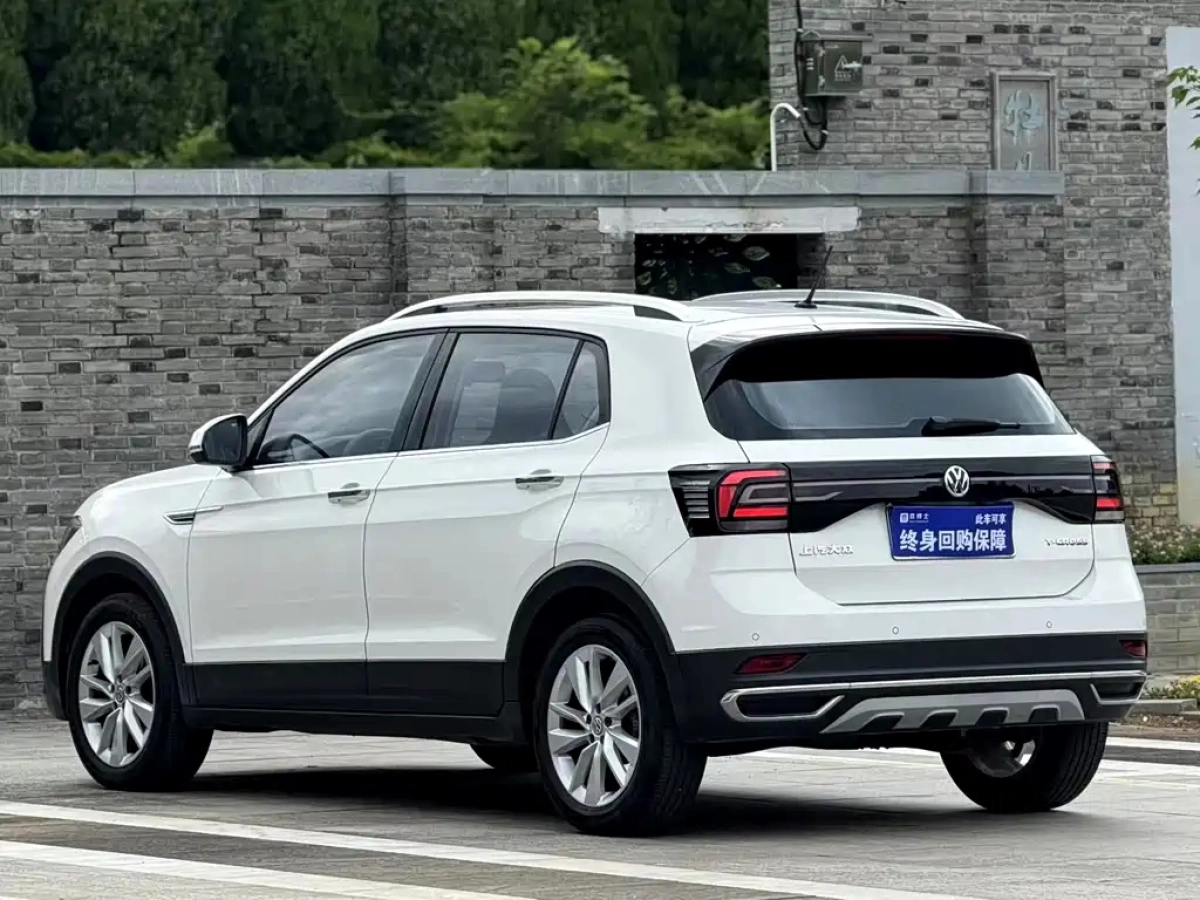 VOLKSWAGEN T-CROSS