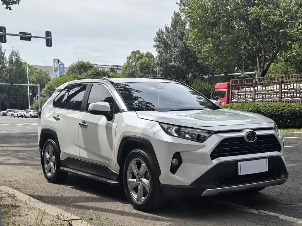 TOYOTA RAV4 RONGFANG