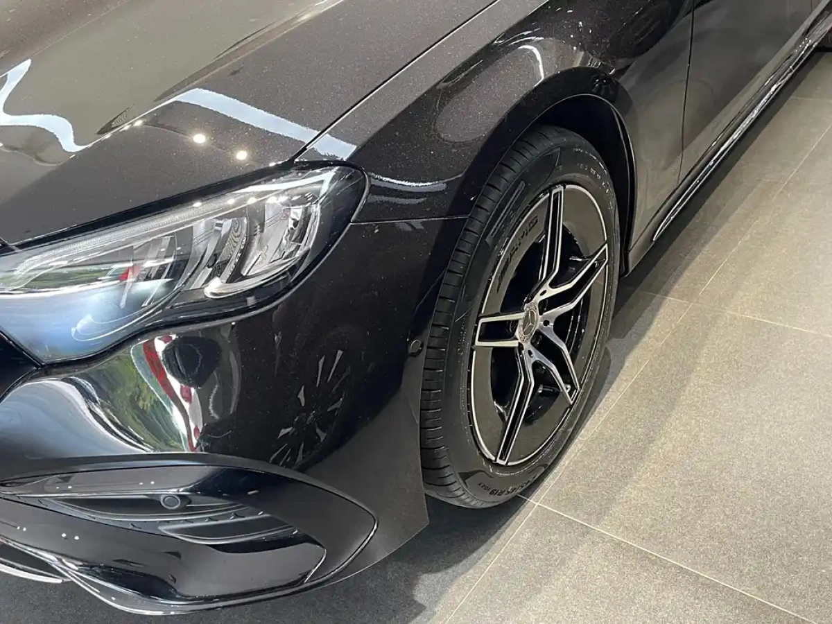 MERCEDES BENZ E-CLASS