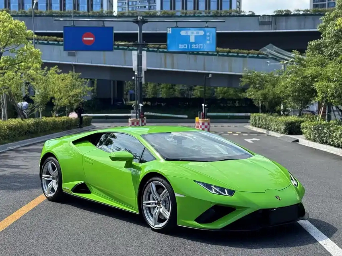 LAMBORGHINI HURACAN