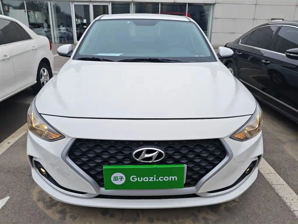 HYUNDAI CELESTA