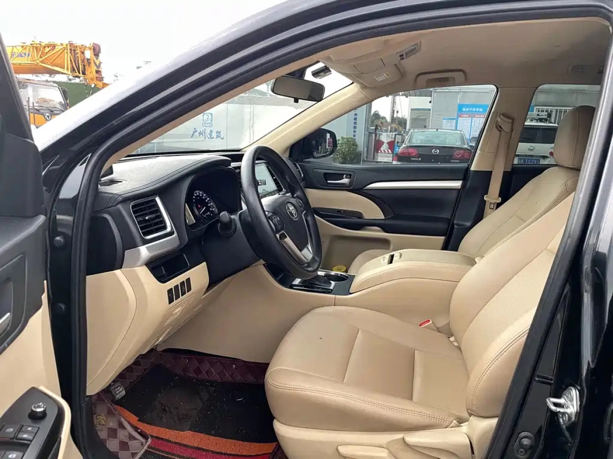 TOYOTA HIGHLANDER
