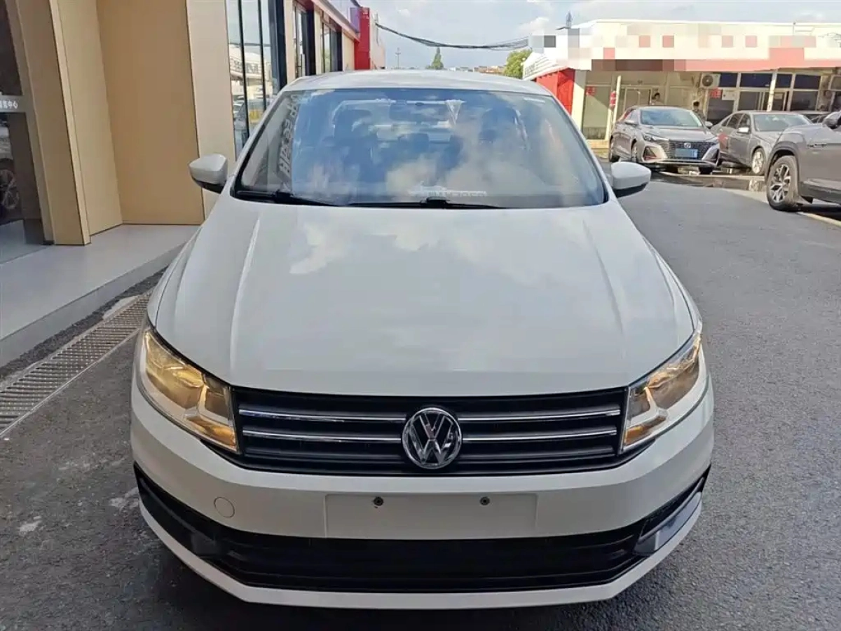 VOLKSWAGEN SANTANA