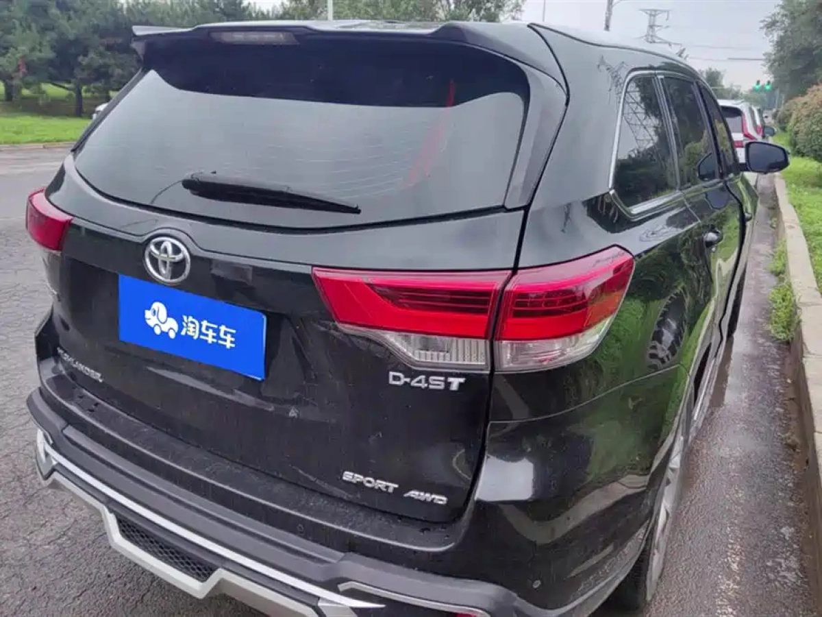 TOYOTA HIGHLANDER