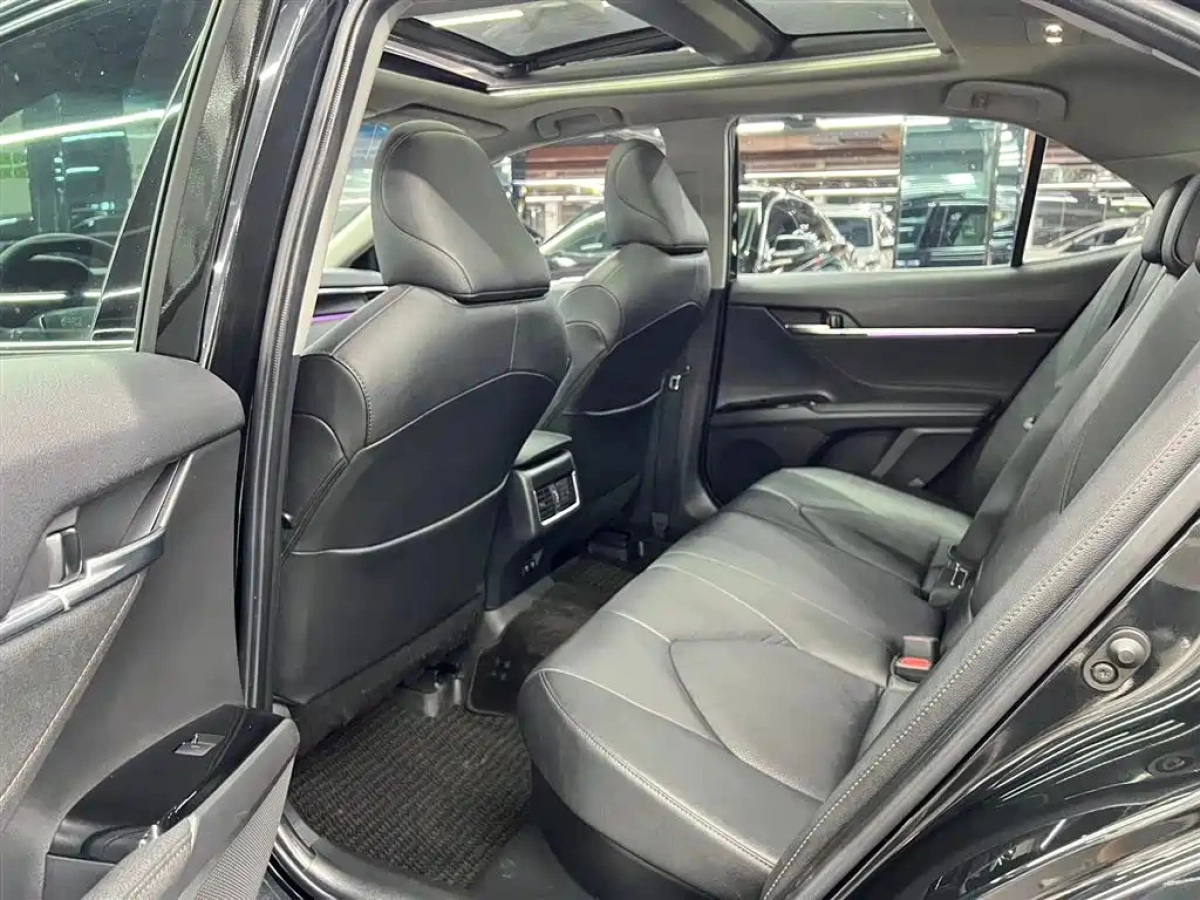 TOYOTA CAMRY