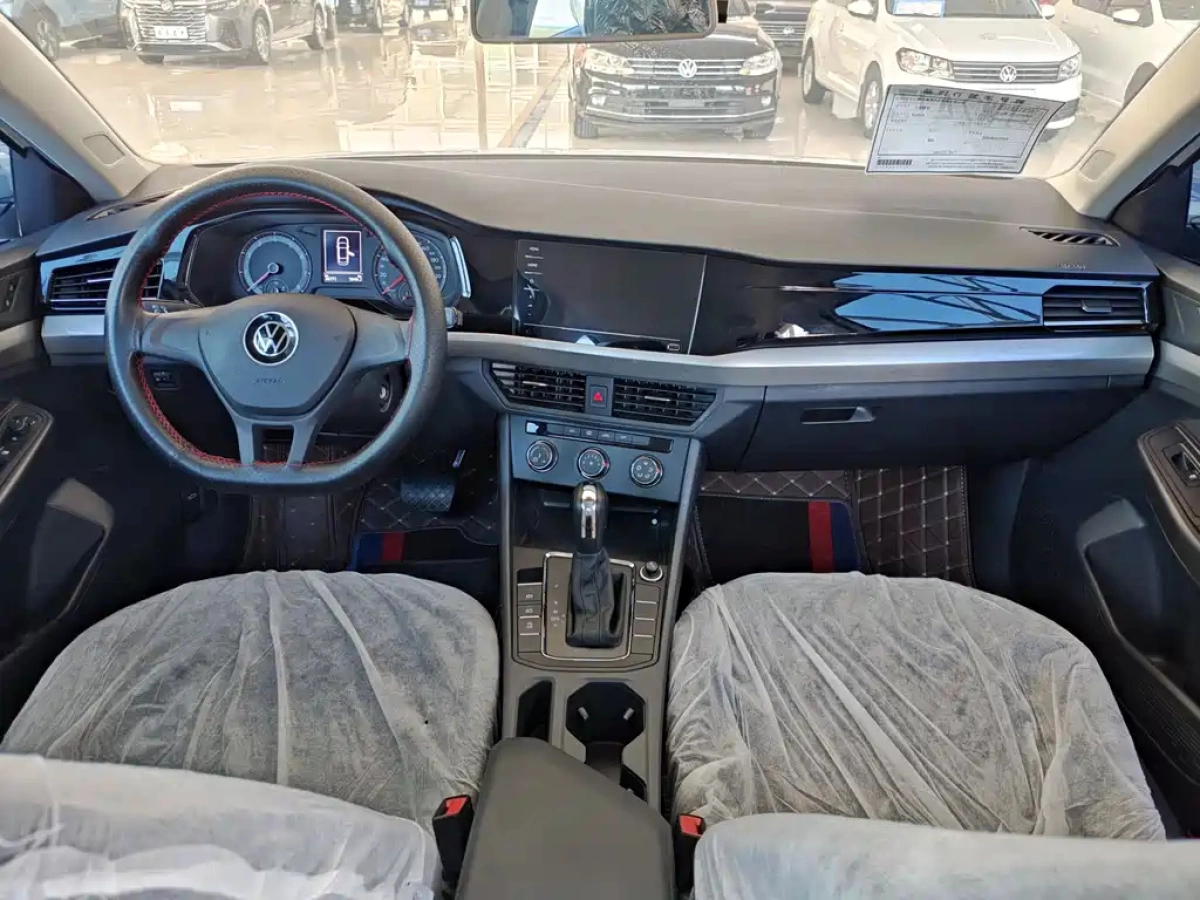 VOLKSWAGEN BORA