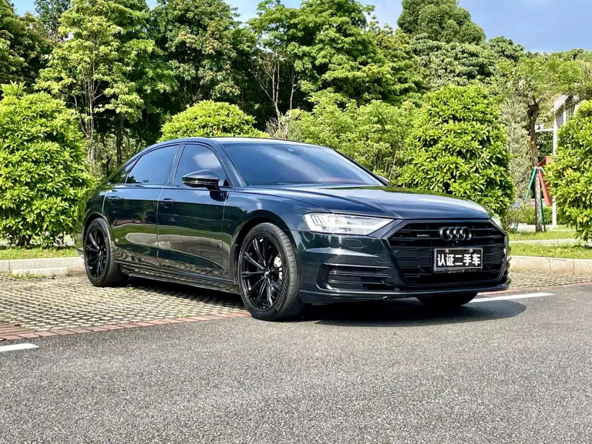 AUDI A8