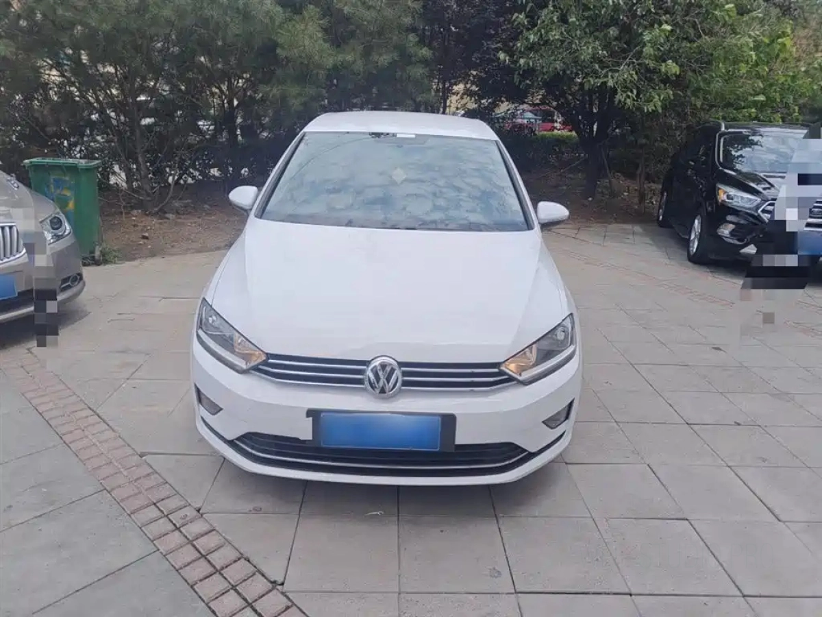 VOLKSWAGEN GOLF . SPORTSVAN