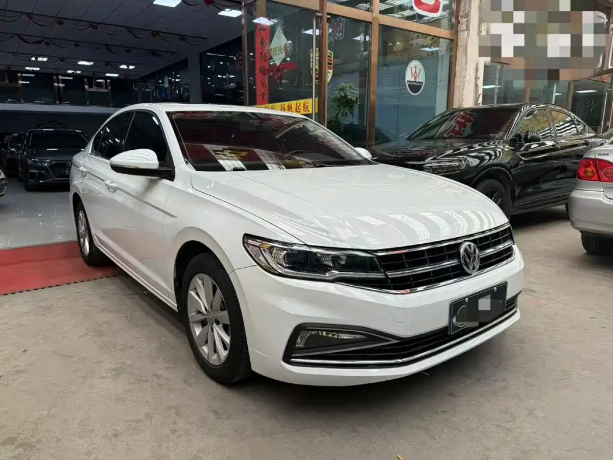 VOLKSWAGEN BORA